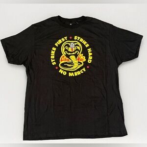 Cobra Kai T-Shirt large Black Graphic 100% Cotton Crew Neck Short Sleeve